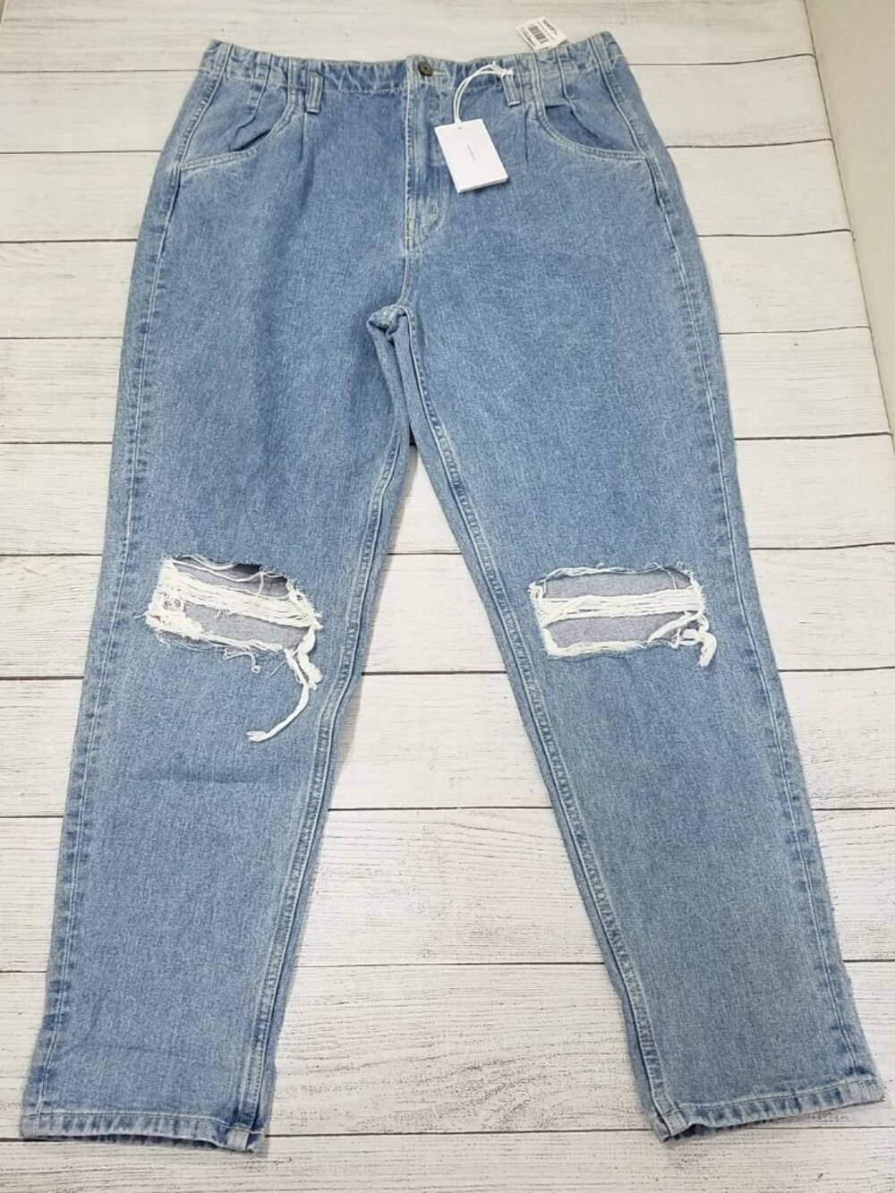 Vervet Blue Distressed Emma Mom Jeans Womens Size 32